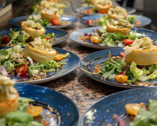 Votre repas de groupe au Restaurant Le Progrès proche de la plage de l’Estagnol